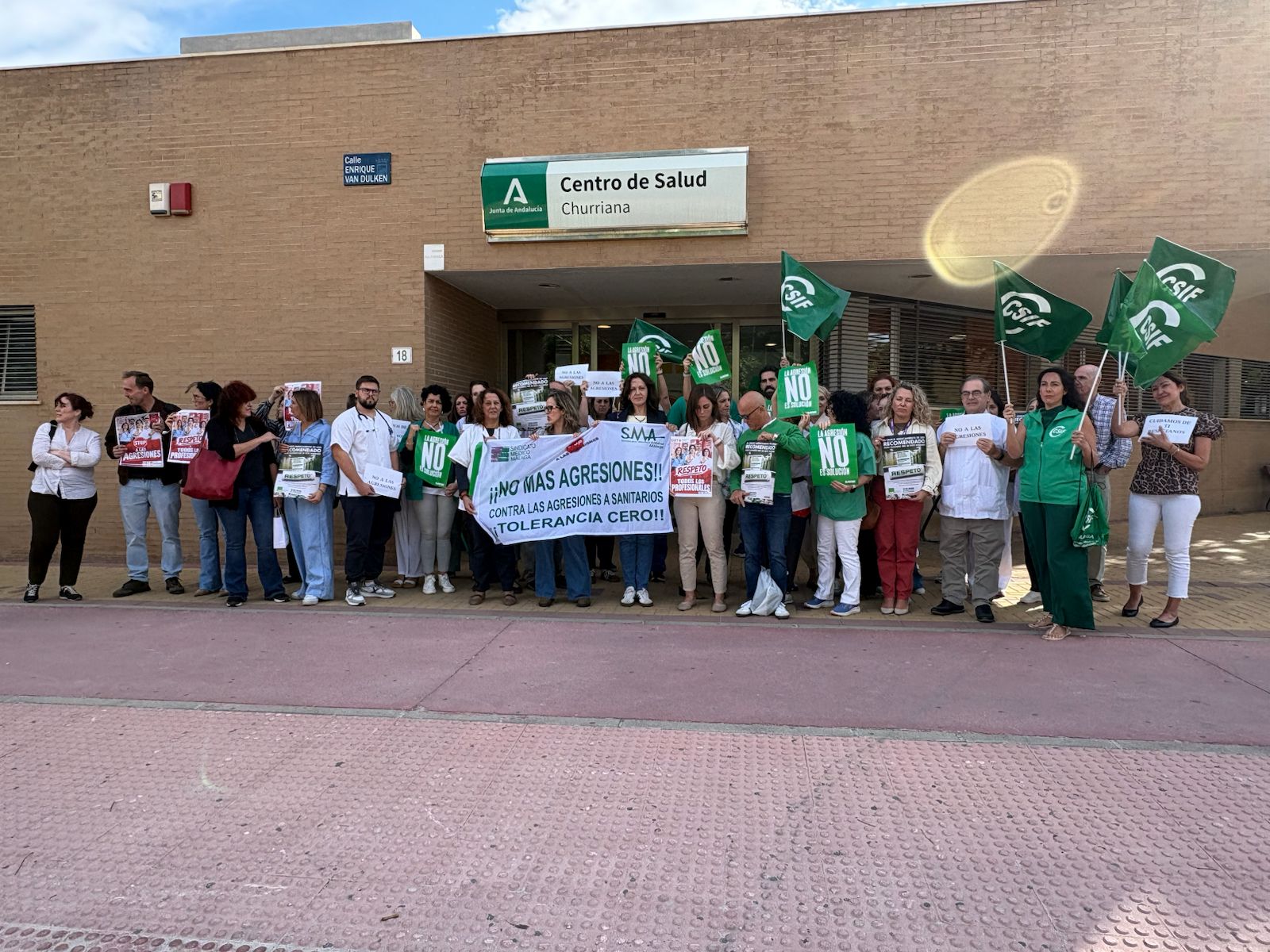 Un hombre insulta y amenaza a una dministrativa y a una médica del Centro de Salud Churriana