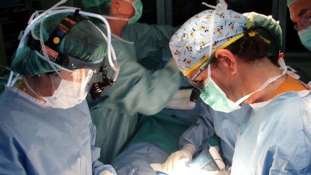 La mitad de los médicos españoles no cuentan con una plaza de trabajo fija INTERINOS